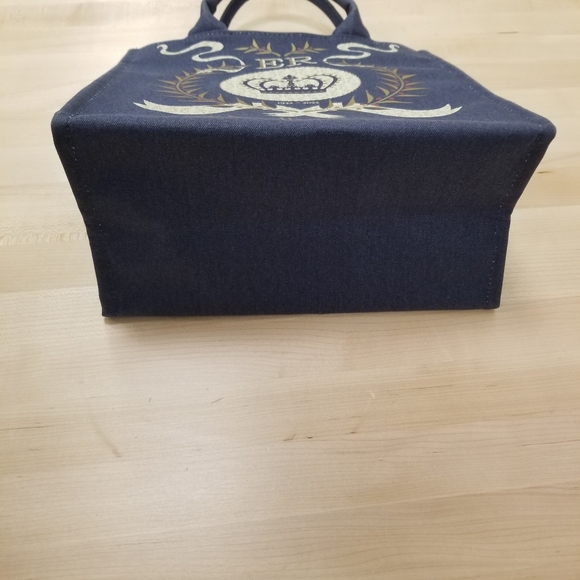 Harrods Queen Elizabeth II 2022 Platinum Jubilee Anniversary Navy Tote Bag, NWT - Picture 5 of 12
